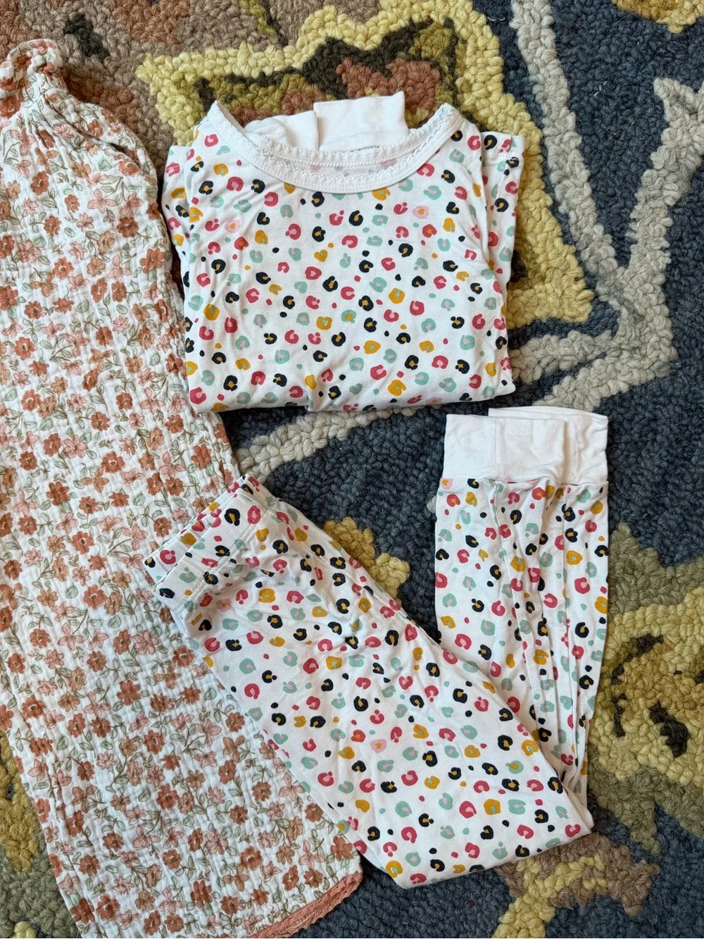 GAP Kids Floral Set Bundle Pajama Set -  Cottage Core 4T Girly Back To School